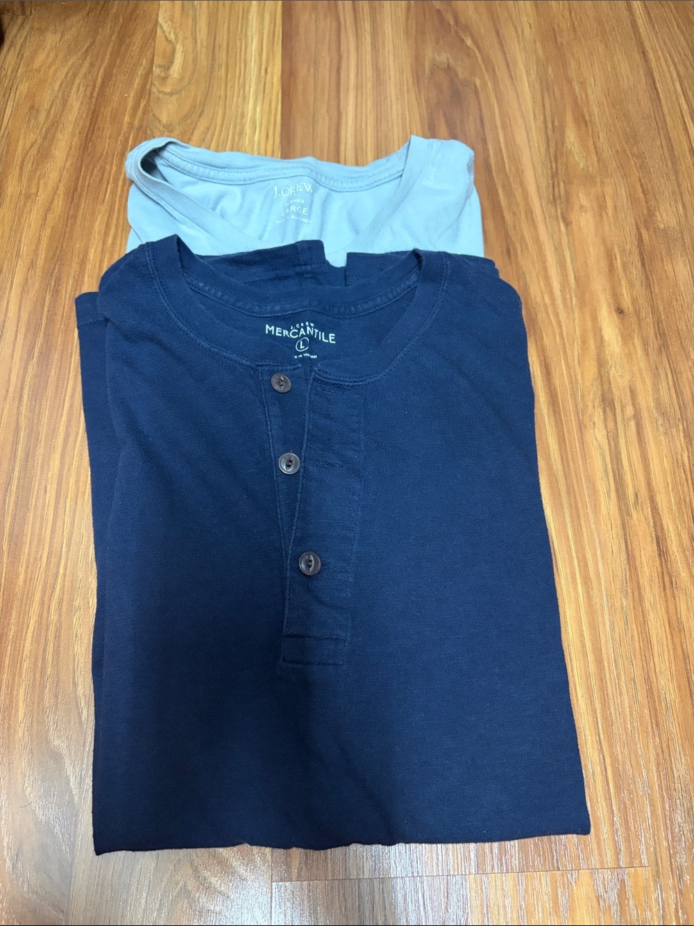 2 pack- Men’s Navy Short-Sleeve Henley & baby blue T-shirt